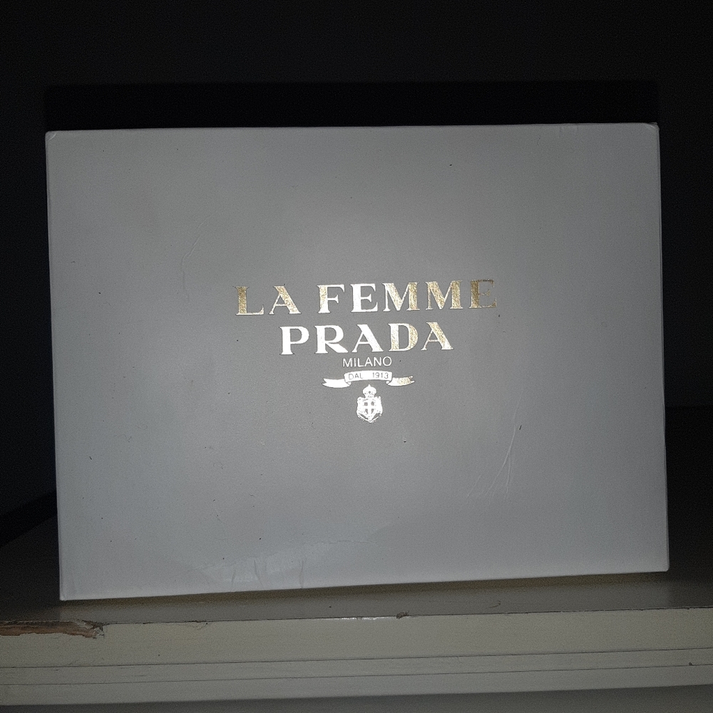 PRADA Logo Box LA FEMME MILANO - Picture 5 of 6